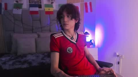 Mika  Milo. online show from 06.25.26
