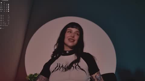 mika_moon_ online show from 12.04.25