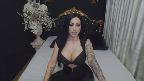 Mikaela online show from 11.11.25