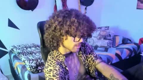 mikaelrizzzo online show from 10.17.25