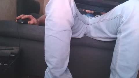 Snapshot of mike421990 chatting on 12.21.25 Mike Bente online show from 12.21.25