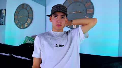 Mike 0233 online show from 12.13.24