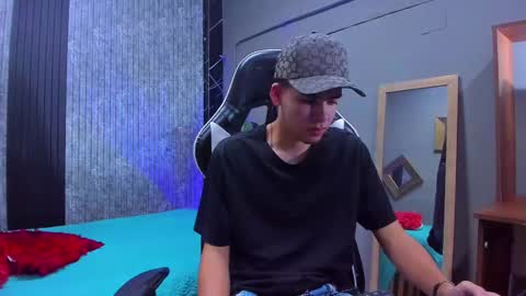 Mike 0233 online show from 03.08.25