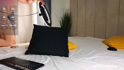 Snapshot of mike___magic chatting on 02.06.25 Mike Magic online show from 02.06.25