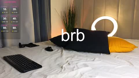 Snapshot of mike___magic chatting on 02.11.25 Mike Magic online show from 02.11.25