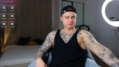 Snapshot of mike___magic chatting on 02.13.25 Mike Magic online show from 02.13.25