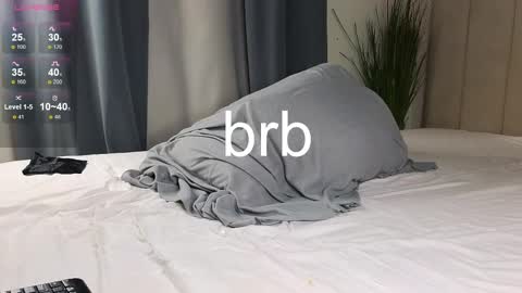 Snapshot of mike___magic chatting on 02.20.25 Mike Magic online show from 02.20.25