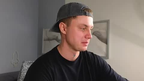 Snapshot of mike___magic chatting on 03.11.25 Mike Magic online show from 03.11.25