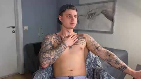 Snapshot of mike___magic chatting on 03.11.25 Mike Magic online show from 03.11.25