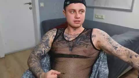 Snapshot of mike___magic chatting on 03.12.25 Mike Magic online show from 03.12.25