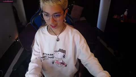 Snapshot of mike_bj chatting on 12.15.25 mike_bj online show from 12.15.25