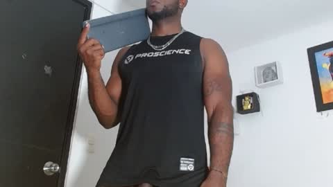 Snapshot of mike_kingcum chatting on 12.30.24 mike online show from 12.30.24