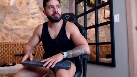 Snapshot of mikeblare chatting on 01.15.25 Mike Blare online show from 01.15.25