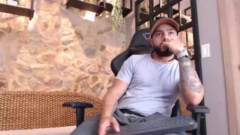 Snapshot of mikeblare chatting on 01.17.25 Mike Blare online show from 01.17.25