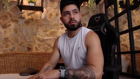 Snapshot of mikeblare chatting on 01.18.25 Mike Blare online show from 01.18.25