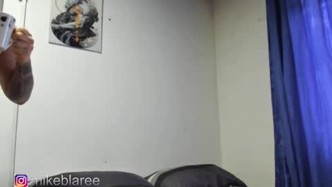 Snapshot of mikeblaree chatting on 10.31.25 mikeblaree online show from 10.31.25