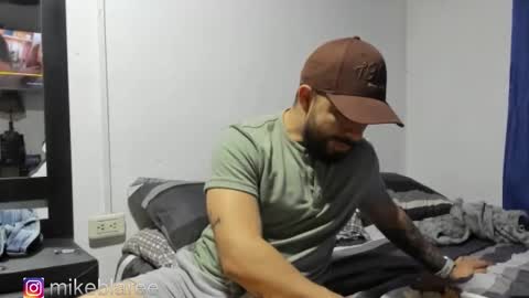 Snapshot of mikeblaree chatting on 11.03.25 mikeblaree online show from 11.03.25