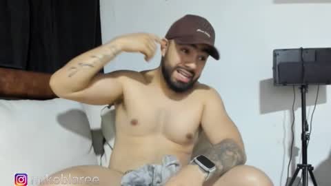 Snapshot of mikeblaree chatting on 11.15.25 mikeblaree online show from 11.15.25