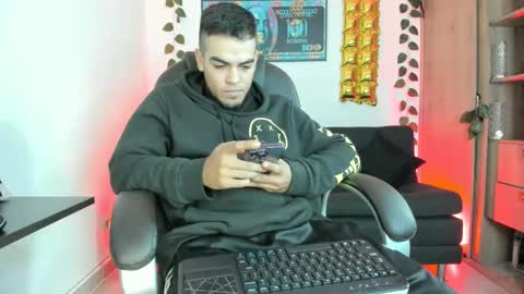 mikee_scooth online show from 12.28.24