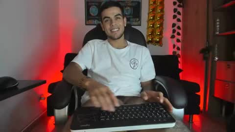 mikee_scooth online show from 01.05.25