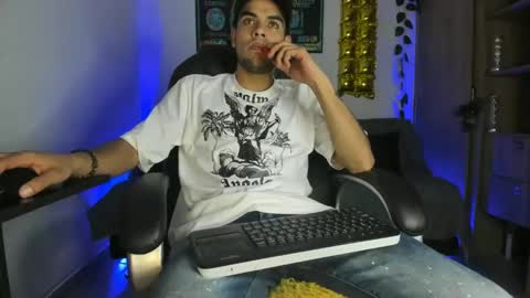 mikee_scooth online show from 01.06.25