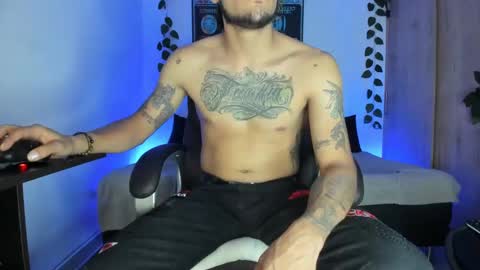 mikee_scooth online show from 03.12.25