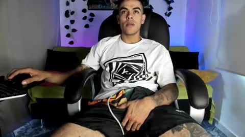 mikee_scooth online show from 09.23.25