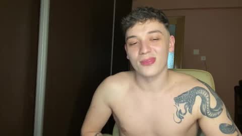 Snapshot of mikelaur chatting on 02.26.25 MikeLaur online show from 02.26.25