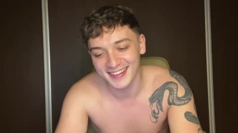 Snapshot of mikelaur chatting on 03.05.25 MikeLaur online show from 03.05.25