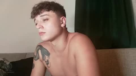 Snapshot of mikelaur chatting on 09.24.25 MikeLaur online show from 09.24.25