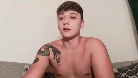 Snapshot of mikelaur chatting on 10.02.25 MikeLaur online show from 10.02.25