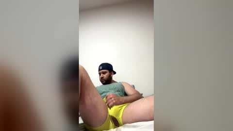 Snapshot of mikeolgen chatting on 03.29.26 mikeolgen online show from 03.29.26