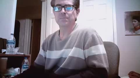 Snapshot of mikewulds chatting on 01.01.25 Mike online show from 01.01.25