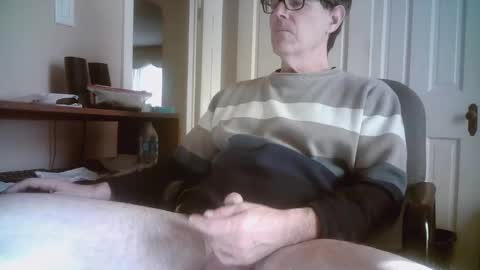 Snapshot of mikewulds chatting on 02.08.25 Mike online show from 02.08.25