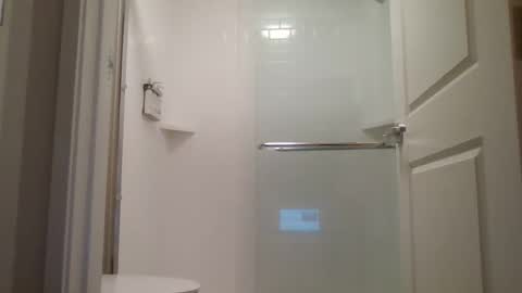 Snapshot of mikewulds chatting on 03.11.25 Mike online show from 03.11.25