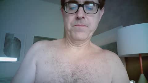 Snapshot of mikewulds chatting on 12.04.25 Mike online show from 12.04.25