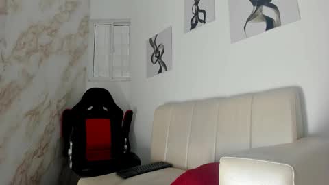 Snapshot of mikey_banji chatting on 10.12.25 mikey_banji online show from 10.12.25