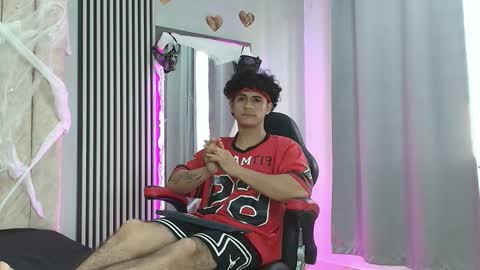 Snapshot of mikey_banji chatting on 10.18.25 mikey_banji online show from 10.18.25