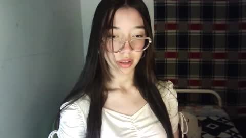 Mikhaela online show from 10.25.25