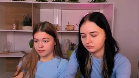 miki_ti online show from 10.23.25