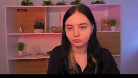 miki_ti online show from 10.25.25