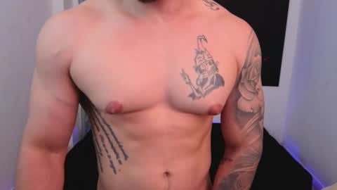 Snapshot of mikke_love chatting on 11.11.25 MIKKE online show from 11.11.25