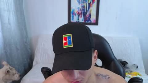 Snapshot of mikke_love chatting on 11.14.25 MIKKE online show from 11.14.25