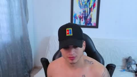 Snapshot of mikke_love chatting on 11.19.25 MIKKE online show from 11.19.25