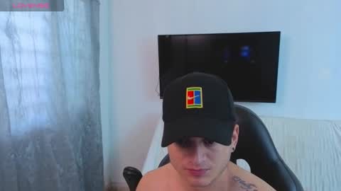 Snapshot of mikke_love chatting on 12.15.25 MIKKE online show from 12.15.25