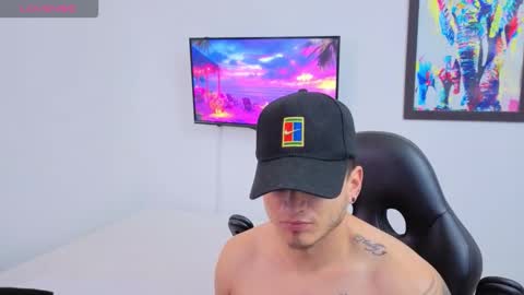 Snapshot of mikke_love chatting on 01.19.26 MIKKE online show from 01.19.26