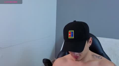 Snapshot of mikke_love chatting on 02.02.26 MIKKE online show from 02.02.26