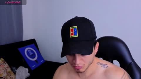 Snapshot of mikke_love chatting on 02.10.26 MIKKE online show from 02.10.26