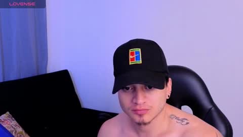 Snapshot of mikke_love chatting on 02.13.26 MIKKE online show from 02.13.26