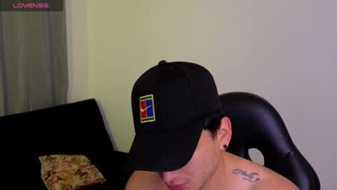 Snapshot of mikke_love chatting on 02.14.26 MIKKE online show from 02.14.26